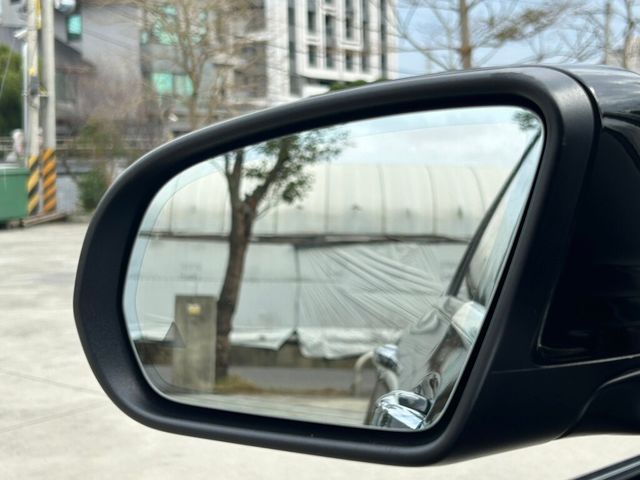 M-BENZ賓士 C300  第7張相片
