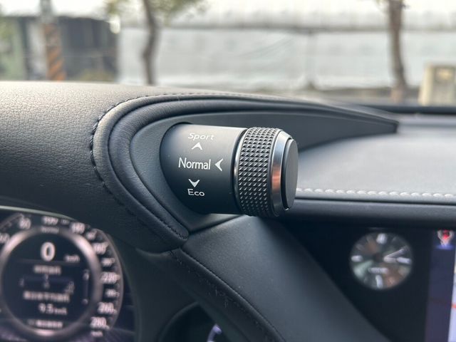 LEXUS凌志 LS350  第23張相片