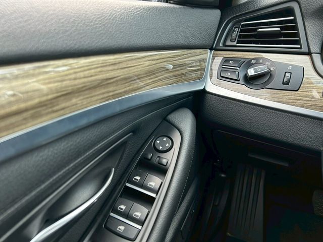 BMW寶馬 520I  第8張相片