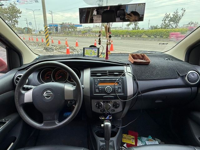 NISSAN日產 LIVINA  第5張相片