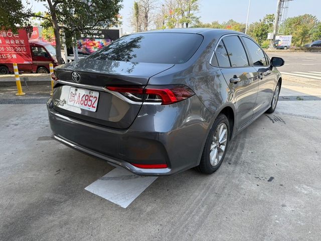 TOYOTA豐田 ALTIS  第2張相片