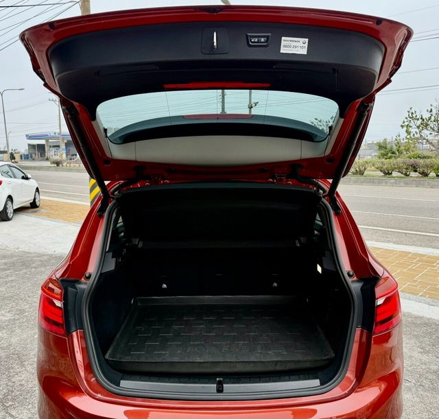 BMW寶馬 220I  第19張相片