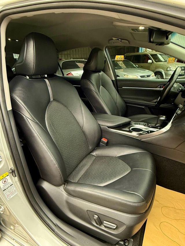 TOYOTA豐田 CAMRY  第23張相片
