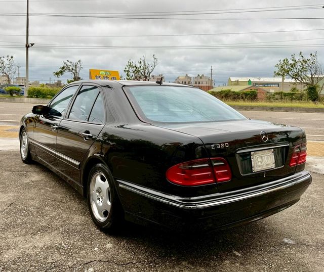 M-BENZ賓士 E320  第8張相片