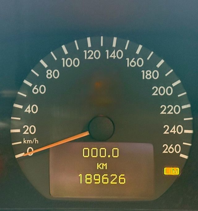 M-BENZ賓士 E320  第15張相片