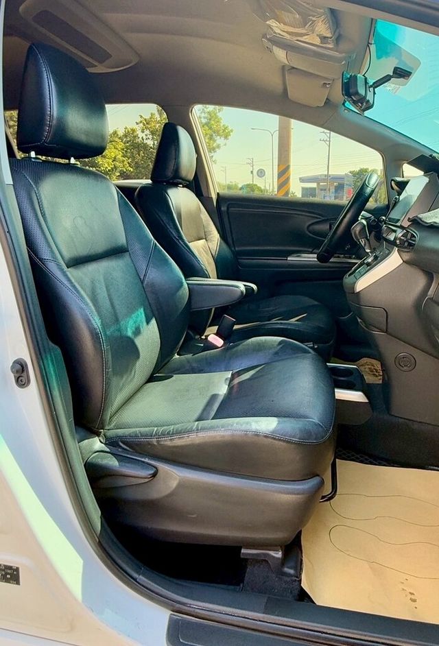 TOYOTA豐田 WISH  第15張相片