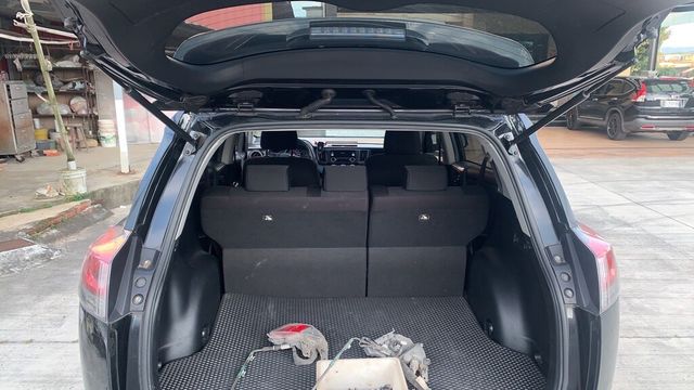 TOYOTA豐田 RAV4  第8張相片