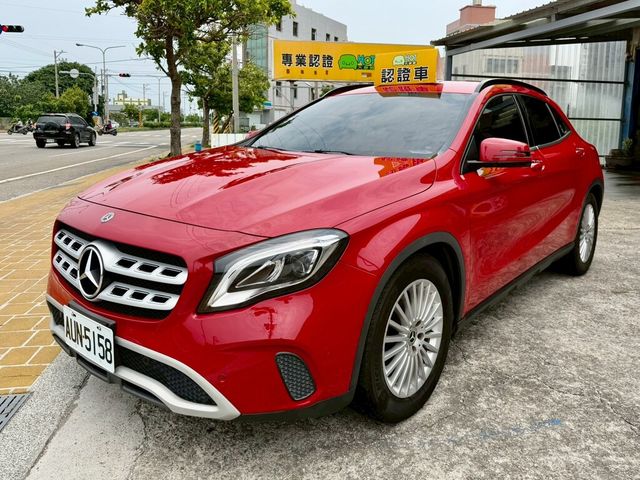 M-BENZ賓士 GLA180  第1張相片