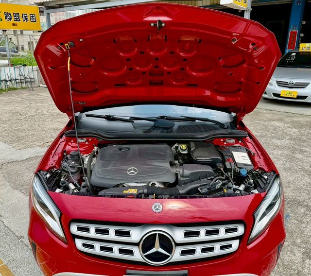 M-BENZ賓士 GLA180  第6張相片