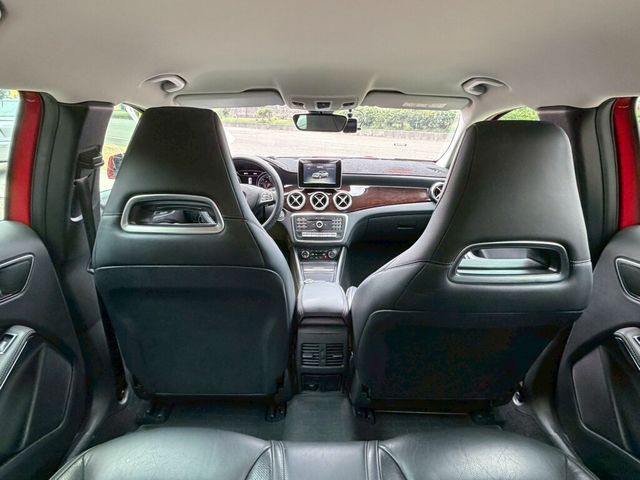M-BENZ賓士 GLA180  第12張相片
