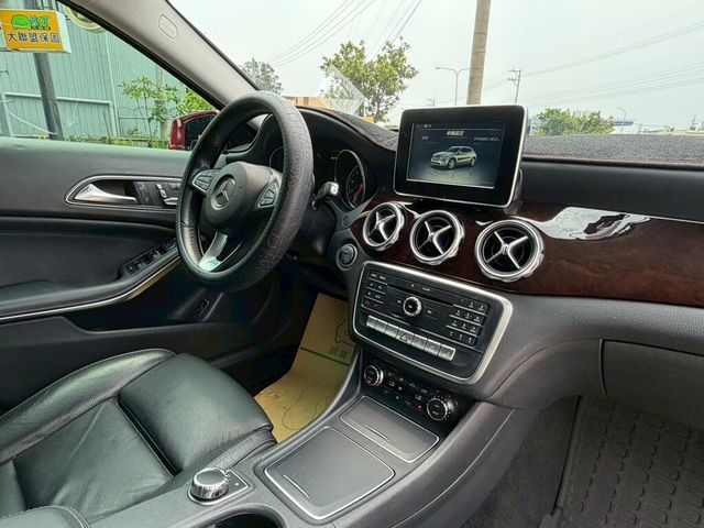 M-BENZ賓士 GLA180  第14張相片