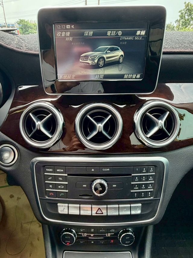 M-BENZ賓士 GLA180  第15張相片