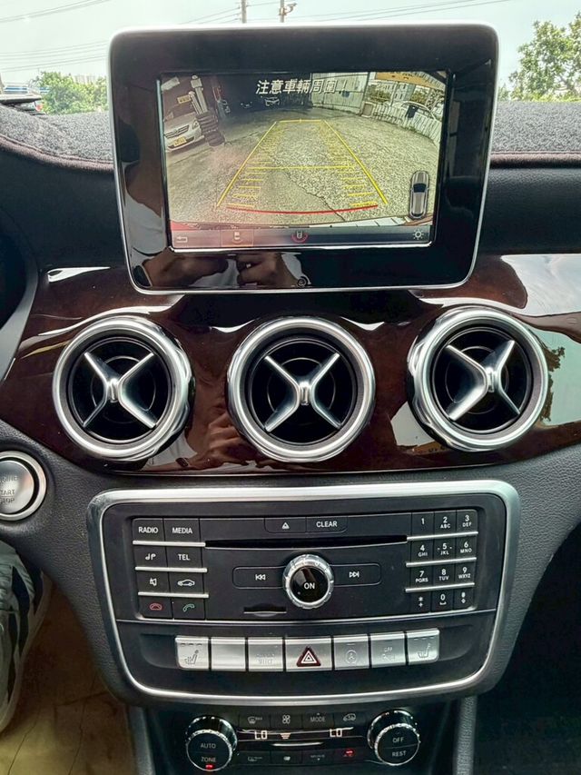 M-BENZ賓士 GLA180  第16張相片
