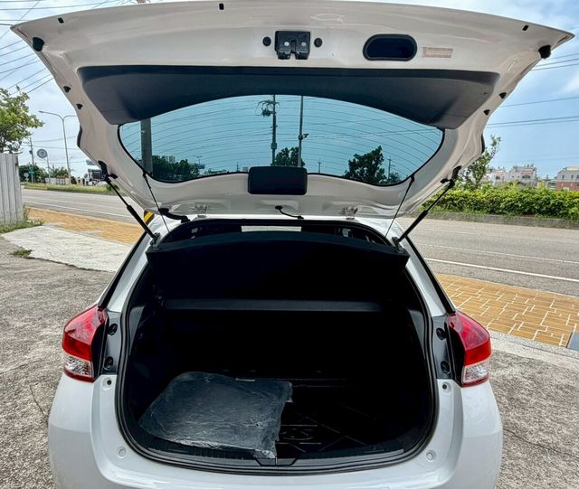 TOYOTA豐田 YARIS  第17張相片