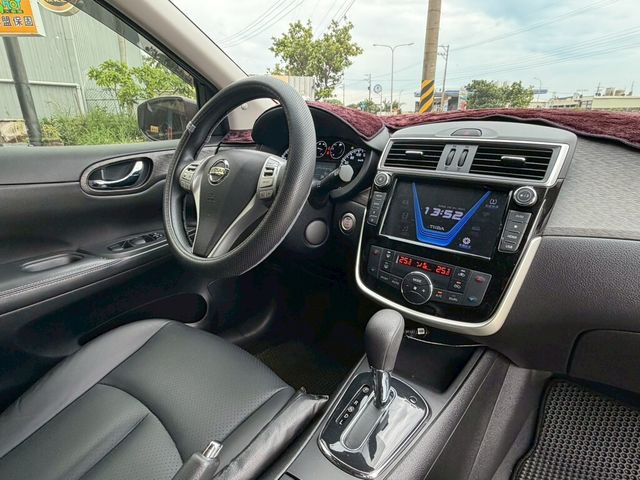 NISSAN日產 TIIDA  第16張相片