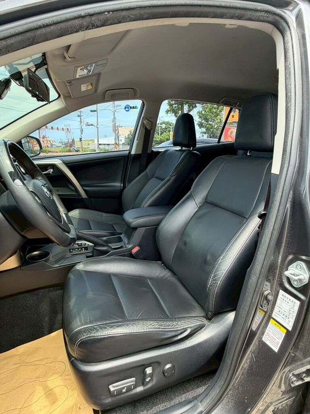 TOYOTA豐田 RAV4  第7張相片
