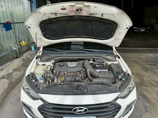 HYUNDAI現代 ELANTRA  第6張相片