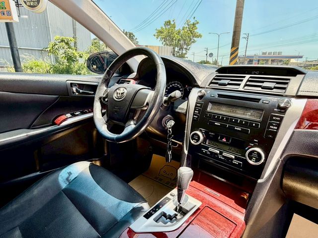 TOYOTA豐田 CAMRY  第14張相片