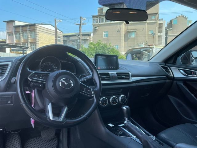 Mazda Mazda3  第7張相片