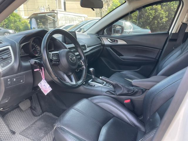 Mazda Mazda3  第9張相片