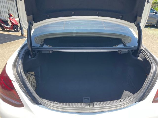 Mercedes-Benz/賓士 C300  第8張相片