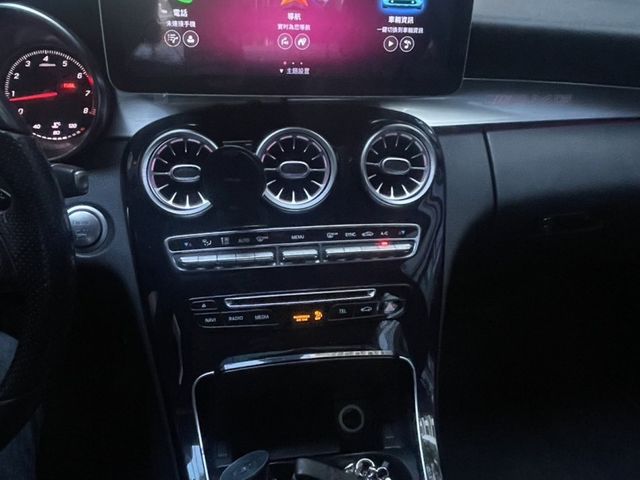Mercedes-Benz/賓士 C300  第4張相片