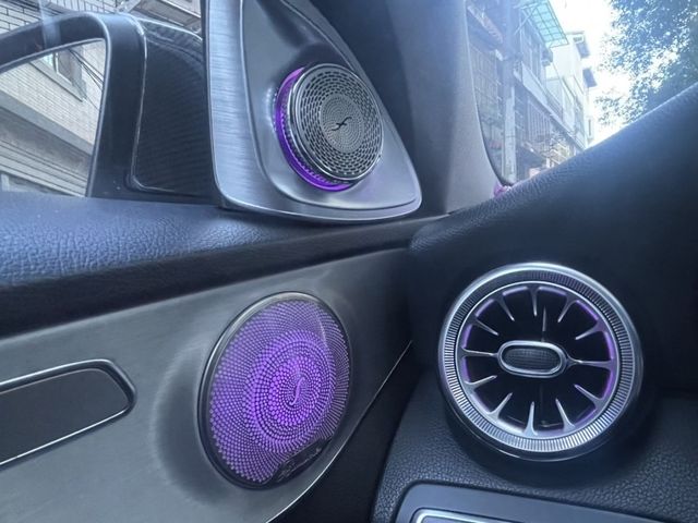 Mercedes-Benz/賓士 C300  第9張相片
