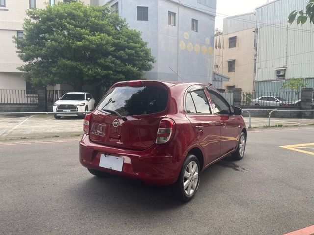 Nissan March  第12張相片