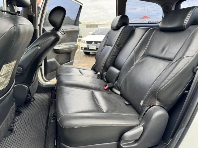 Toyota Wish  第10張相片
