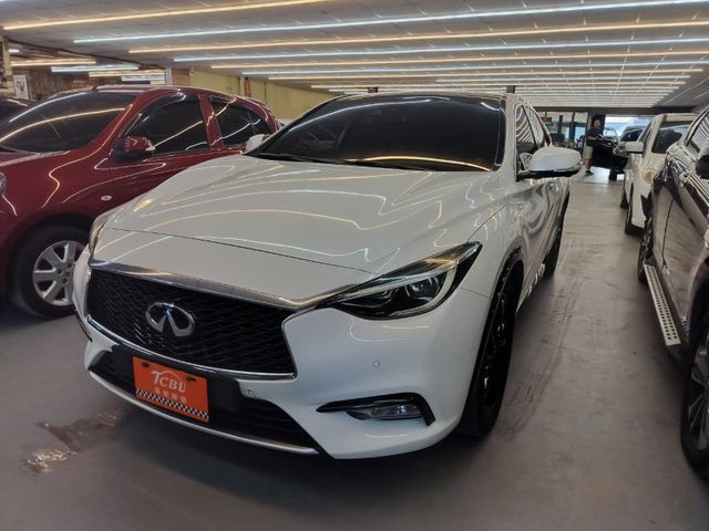Infiniti Q30  第1張相片