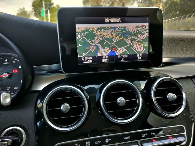 Mercedes-Benz/賓士 C200  第10張相片