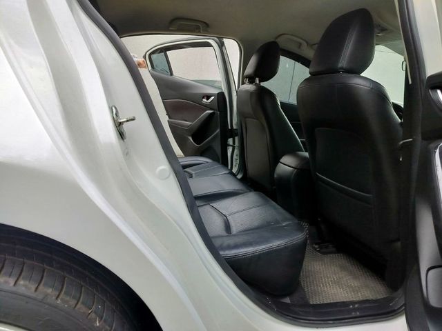 Mazda Mazda3  第9張相片