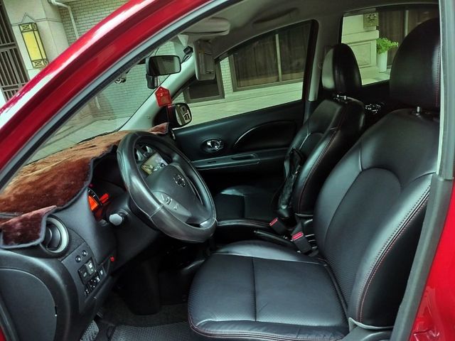Nissan March  第8張相片