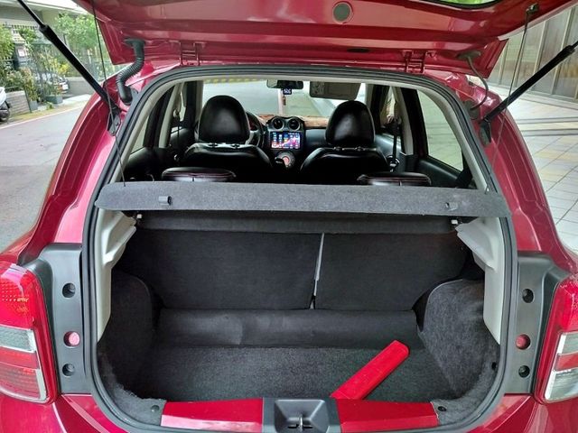 Nissan March  第10張相片