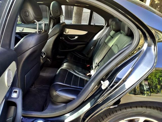 Mercedes-Benz/賓士 C300  第5張相片
