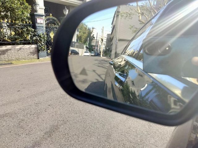 Mercedes-Benz/賓士 C300  第12張相片
