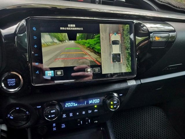Toyota Hilux  第10張相片