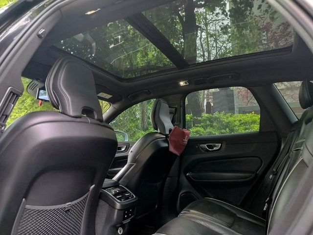 Volvo XC60  第8張相片