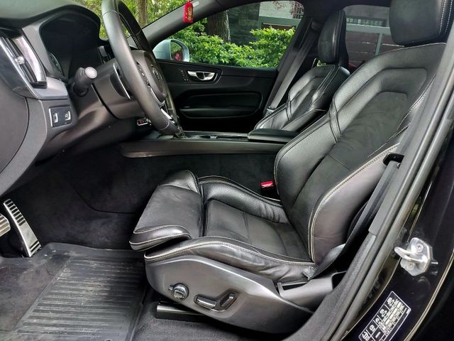 Volvo XC60  第9張相片
