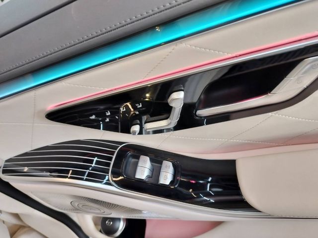 Mercedes-Benz/賓士 S560 L  第11張相片