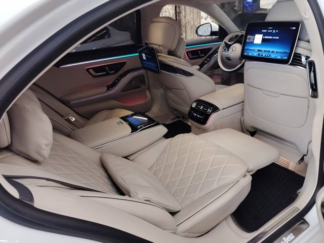 Mercedes-Benz/賓士 S560 L  第12張相片