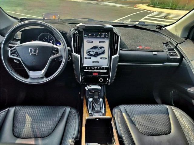 Luxgen U6 GT  第7張相片