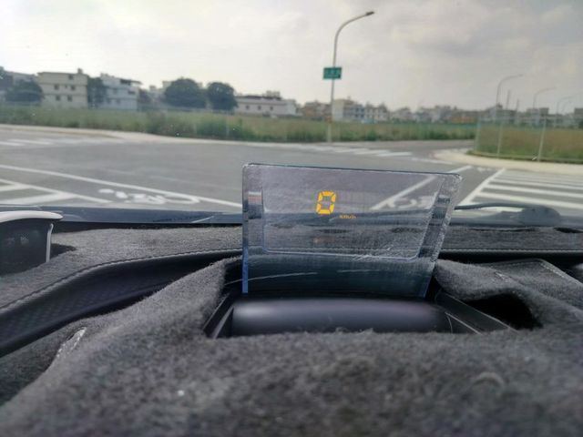 Luxgen U6 GT  第15張相片