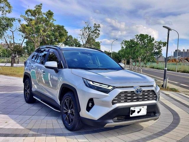 Toyota RAV4  第3張相片