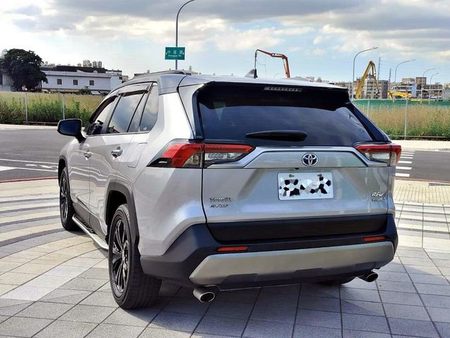 Toyota RAV4  第5張相片