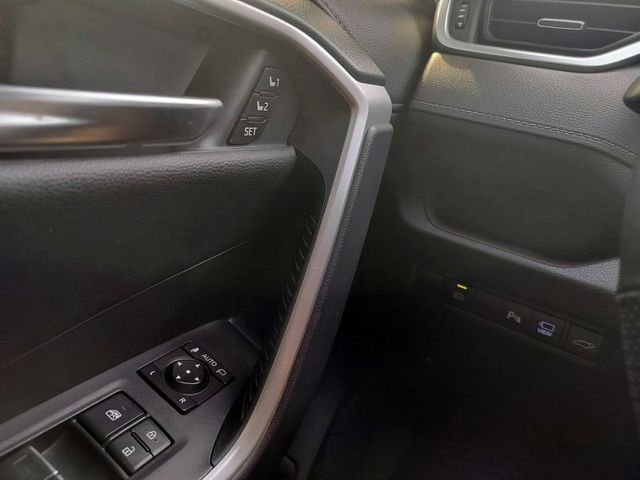 Toyota RAV4  第10張相片