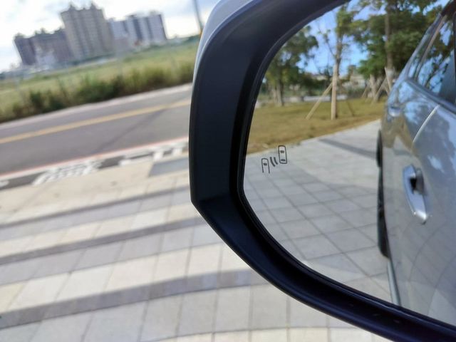 Toyota RAV4  第13張相片