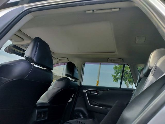 Toyota RAV4  第14張相片