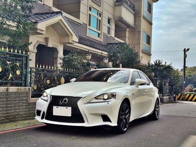 Lexus IS  第5張相片