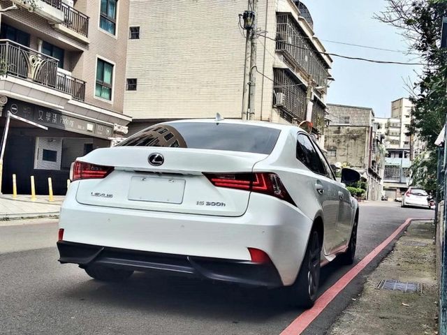 Lexus IS  第9張相片